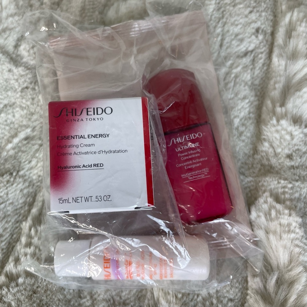 Shiseido nwt 4 piece skincare set